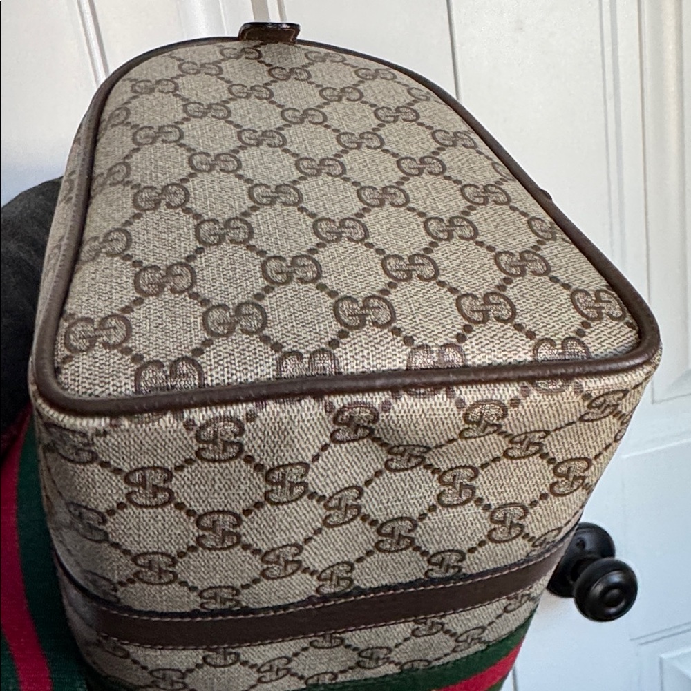 GUCCI GG Supreme Boston Bag - Picture 8 of 15